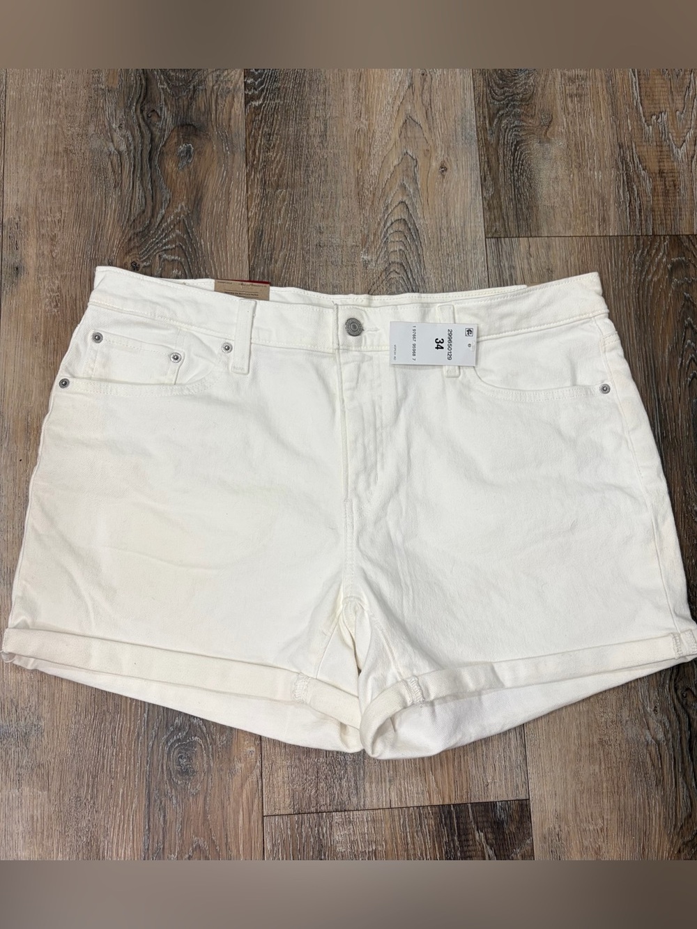 Levi's White Mid-Rise Women's Denim Shorts, Size 34, NWT - Picture 2 of 6